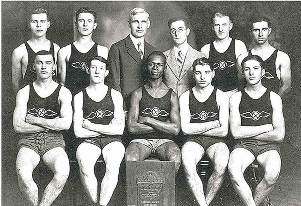 Basketball Manitoba
The 1928 Stella Olympics track team.