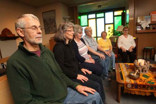WAYNE GLOWACKI / WINNIPEG FREE PRESS
Christian meditation group (from left): Phil Barnett, Ann Harwood, Valerie Prouse, Bob and Sue Piper, and Carole Hreno.
