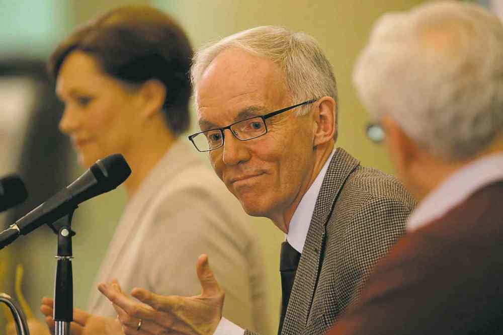 TREVOR HAGAN / WINNIPEG FREE PRESS files
NDP leadership candidates Theresa Oswald (from left), Steve Ashton and Greg Selinger.