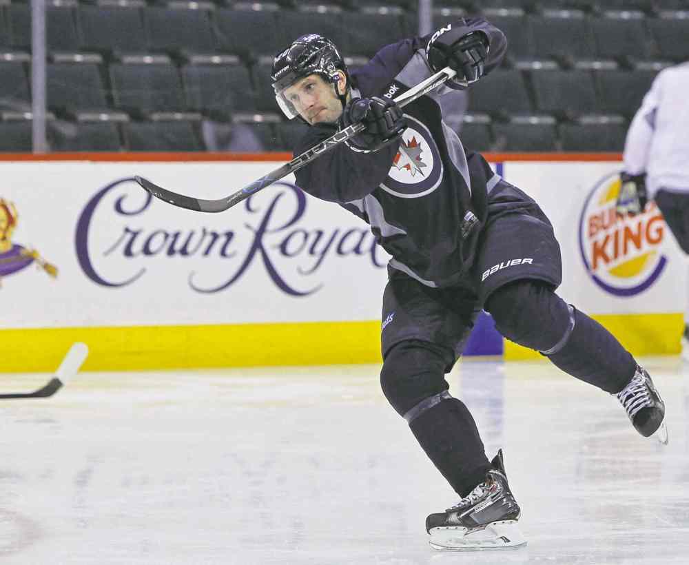 Mike Deal / Winnipeg Free Press
At Tuesday's practice, newcomer Lee Stempniak skated on a line with Adam Lowry and Blake Wheeler.