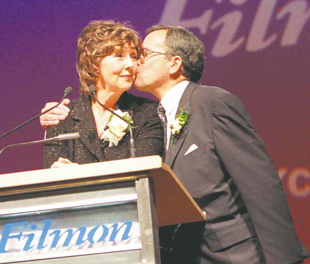 WAYNE GLOWACKI / WINNIPEG FREE PRESS files
Gary and Janice Filmon in 2000.