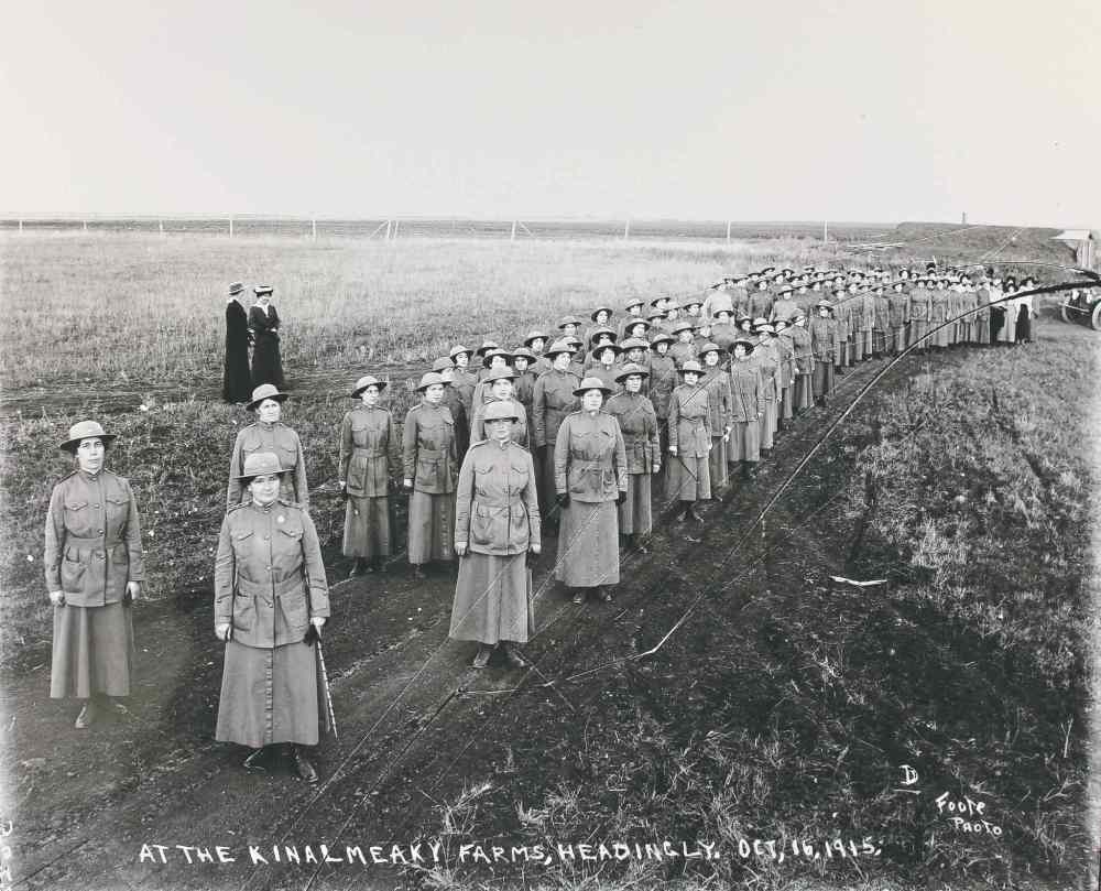 ARCHIVES OF MANITOBA, FOOTE COLLECTION 2306
Dr. Margaret Douglass (foreground) and the Winnipeg Women's Volunteer Reserve at Kinalmeaky Farms in Headingley in October 1915.