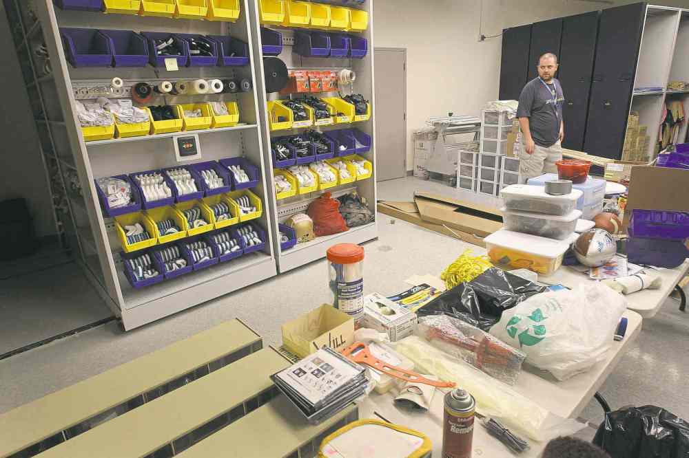 JOE BRYKSA / WINNIPEG FREE PRESS files
Winnipeg Blue Bombers equipment manager Brad Fotty has to remember one million things. And there�s always that one thing forgotten.