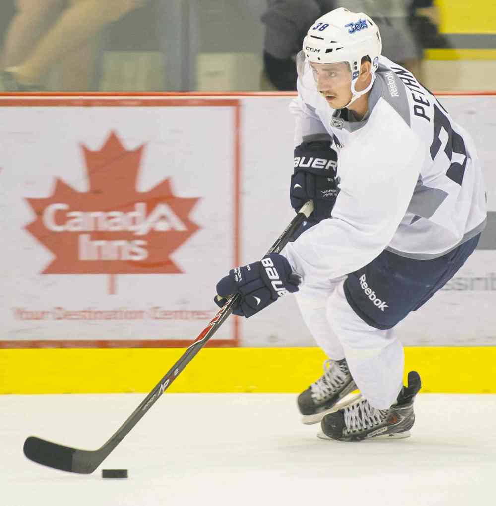 DAVID LIPNOWSKI / WINNIPEG FREE PRESS files
Crafty centre Nic Petan was sent back to junior last year, where he came up big to excel with the Winterhawks.