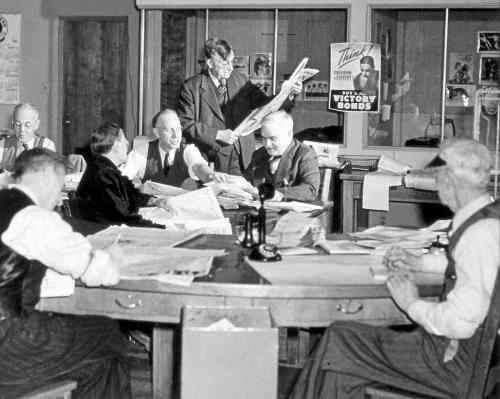 Winnipeg Free Press files
John W. Dafoe (top) and his editorial staff's opposition to the Nazis before the Second World War was rare in Canadian journalism.