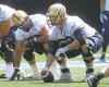 Wayne Glowacki / Winnipeg Free Press files
Rookie guard Sukh Chungh, left, has been soaking up the knowledge and experience of his Blue Bomber teammates and coaches.