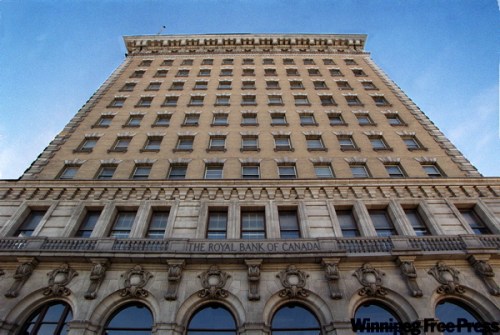 JEFF DE BOOY / WINNIPEG FREE PRESS ARCHIVES
Three restaurants are slated to open in the Union Bank Tower building in late 2011.
