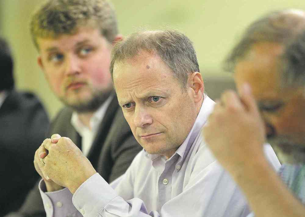 PHIL HOSSACK / WINNIPEG FREE PRESS
Kevin Lamoureux (right), Daniel Blaikie at the forum.