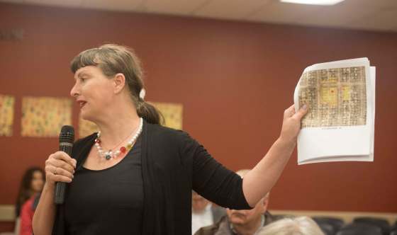DAVID LIPNOWSKI / WINNIPEG FREE PRESSLocal River Heights resident Abigail Mickelthwate voices her concerns about a proposed cell phone tower in her area during a town hall meeting with The Hon. Jim Carr, MP for Winnipeg South Centre and minister of Natural Resources at the Radi Centre Wednesday night.