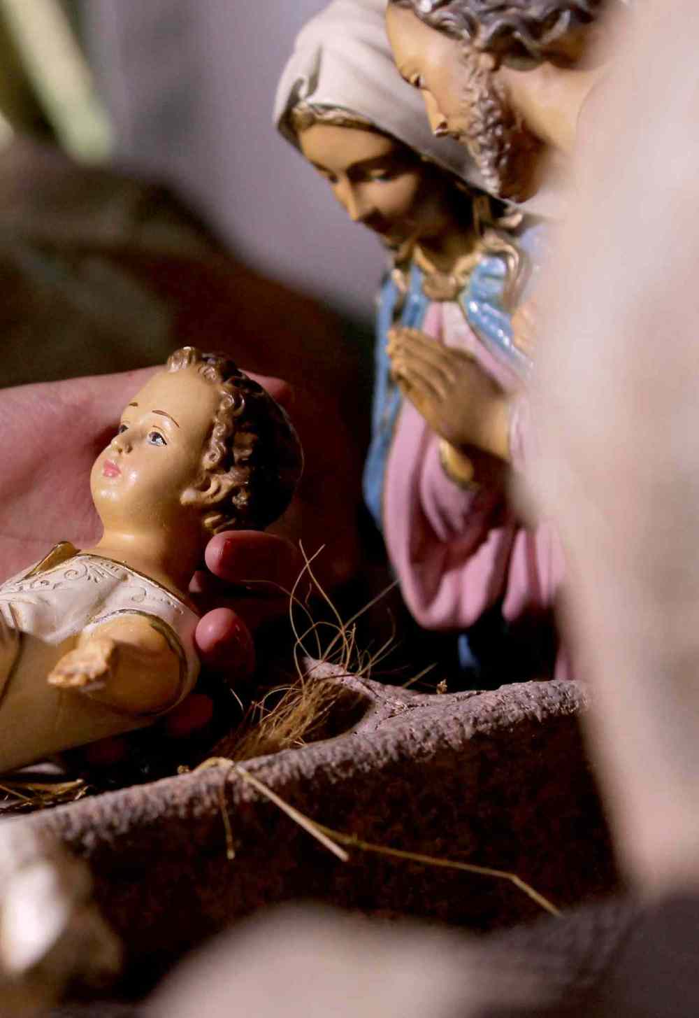 Ruth Bonneville / Winnipeg Free Press
The St. Paul the Apostle Church nativity scene: clergy see parallels between the plights of Jesus and Syrians today.