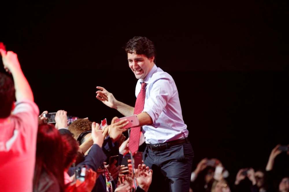 RUTH BONNEVILLE / WINNIPEG FREE PRESS
Prime Minister Justin Trudeau heads to the stage to give the keynote address at Liberal convention at the RBC Convention Centre in Winnipeg Saturday.