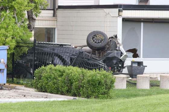 MIKE DEAL / WINNIPEG FREE PRESSWinnipeg Police were at the scene of a fatal car accident that involved a single pickup truck that was driving at a high speed. It lost control close to the intersection of Corydon Avenue and Edgeland Boulevard, hitting an apartment building. The two occupants of the truck were transported to hospital in critical condition. A 25-year-old man has since died while the other 25-year-old man remains in critical condition.