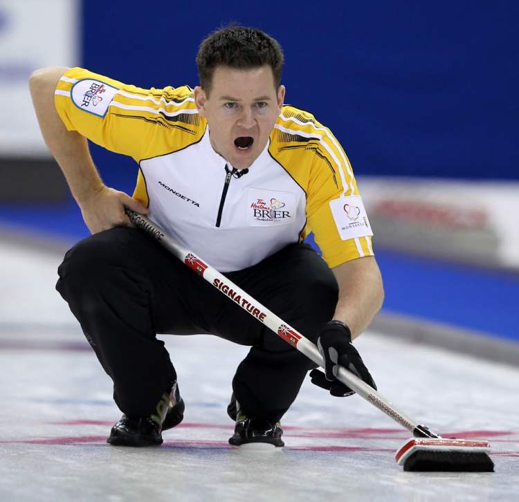 Jonathan Hayward / The Canadian Press
Manitoba skip Rob Fowler calls his shot during an evening page playoff draw against Ontario at the Tim Hortons Brier in Saskatoon on Friday.