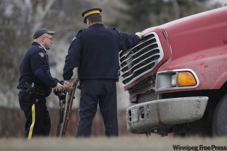 Pedestrian killed in Perimeter Highway collision – Winnipeg Free Press