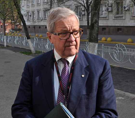 DYLAN ROBERTSON / WINNIPEG FREE PRESS FILESFormer Manitoba MP Lloyd Axworthy was the only prairie MP to be a minister when he was a member of Pierre Elliott Trudeau's cabinet from 1980 to 1984.
