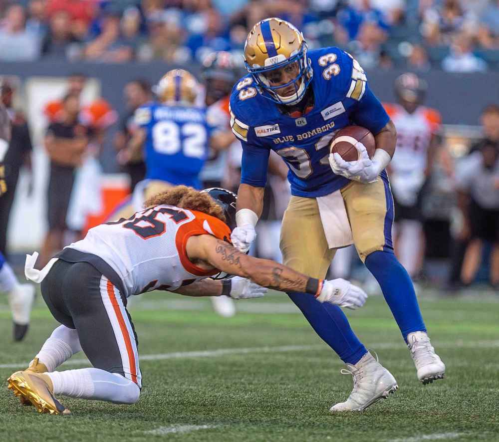 SASHA SEFTER / WINNIPEG FREE PRESS
Blue Bombers running back Andrew Harris runs for a first down in the second quarter Thursday night.