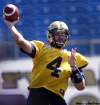 KEN GIGLIOTTI / WINNIPEG FREE PRESS
Quarterback Buck Pierce returns to the Blue Bomber practice field, throwing hard and taking reps during the entire practice today.