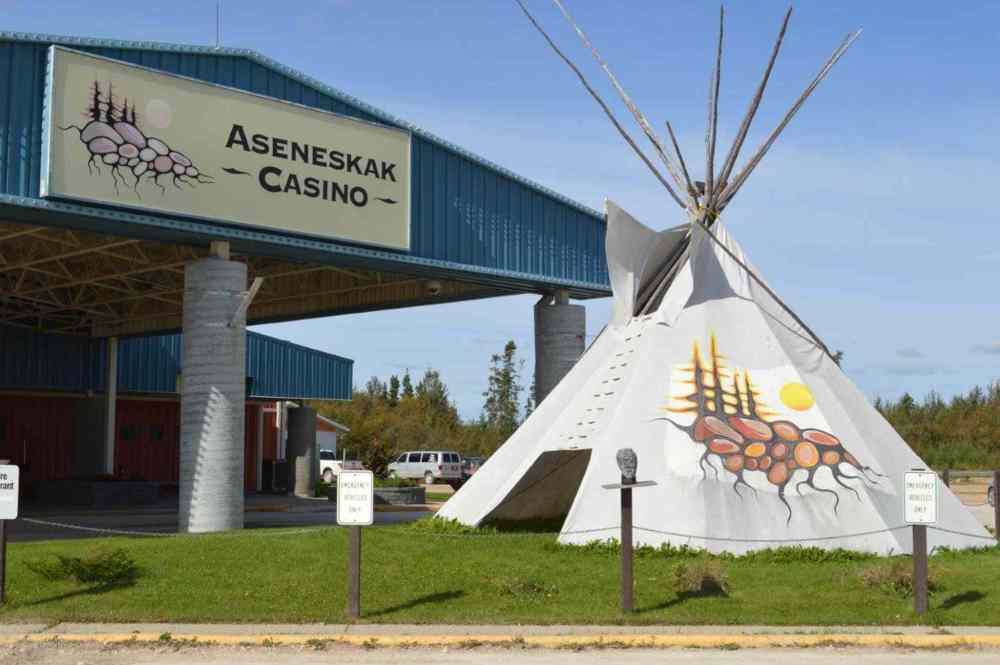 KRISTIN ANNABLE / WINNIPEG FREE PRESS
The Aseneskak Casino at Opaskwayak Cree Nation near The Pas.