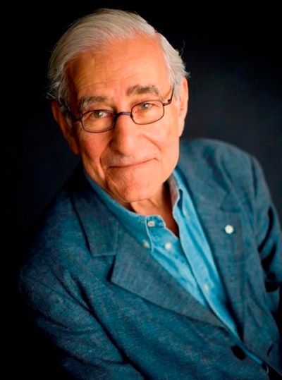 Canadian journalist Joe Schlesinger poses in Toronto on Thursday, June 4, 2009. Longtime CBC foreign correspondent Joe Schlesinger, who spent decades covering war zones and global events that shaped history, has died.The public broadcaster says Schlesinger died after a lengthy illness. He was 90 years oldTHE CANADIAN PRESS/Darren Calabrese