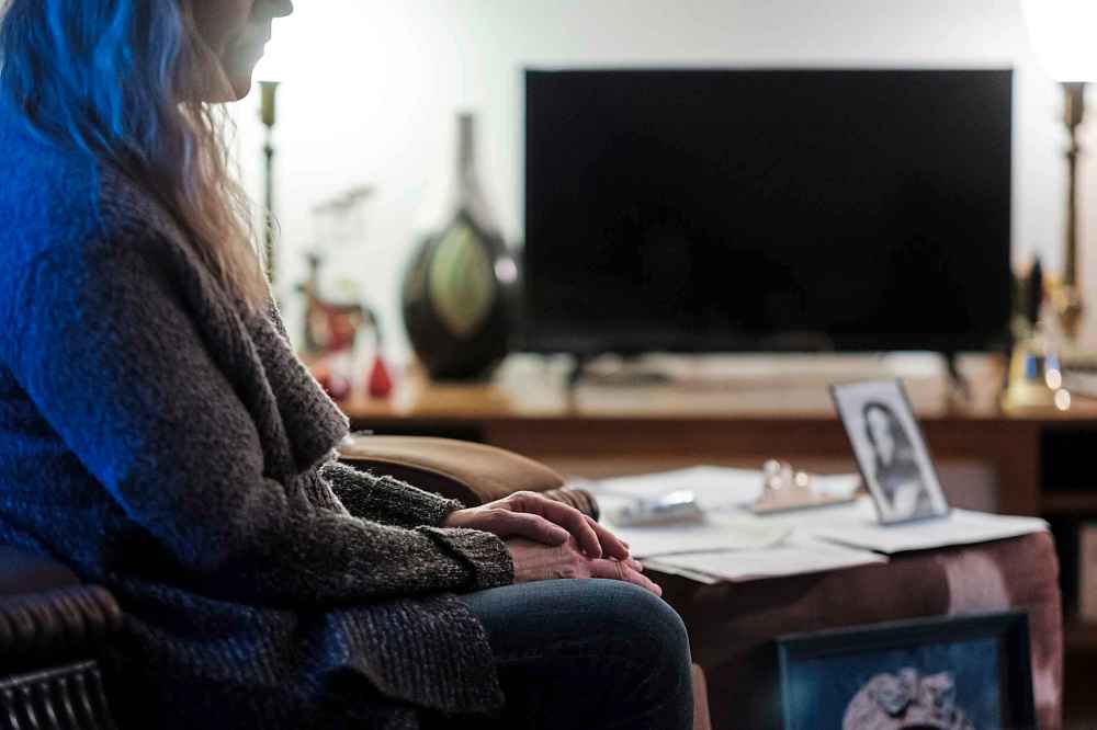 Daniel Crump / Winnipeg Free Press
Joyce Holmes has to make a call nearly every day to police, hospitals or the main Street project in search of her daughter.
