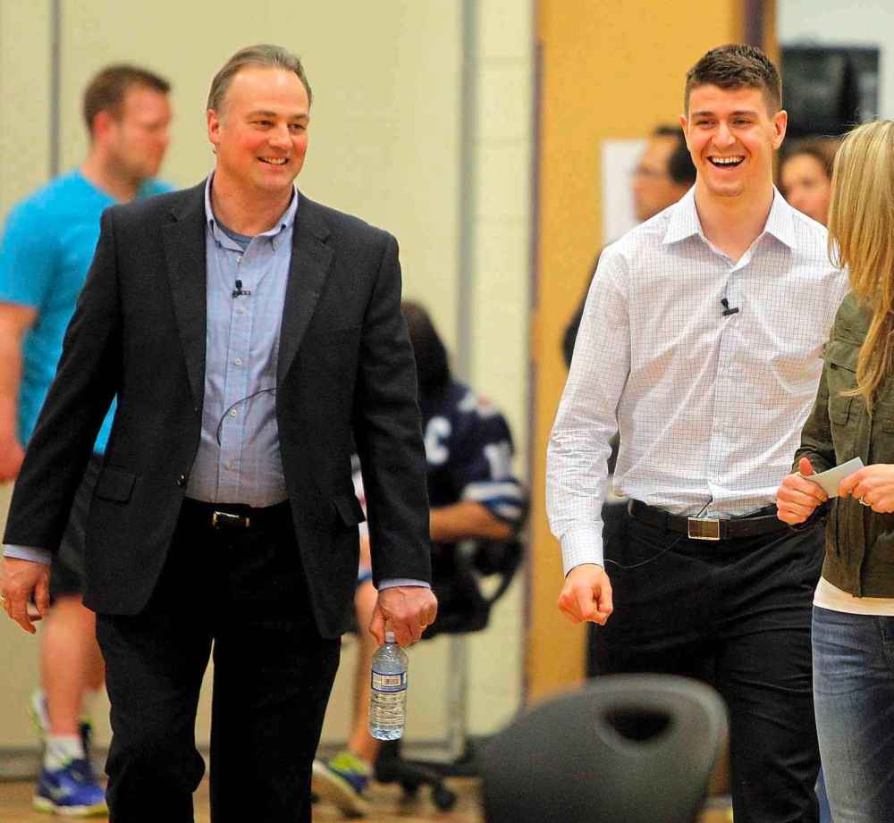 BORIS MINKEVICH / WINNIPEG FREE PRESS FILES
Dale Hawerchuk, left, was instrumental in the Jets' selection of Mark Scheifele as their first-round draft pick in 2011.