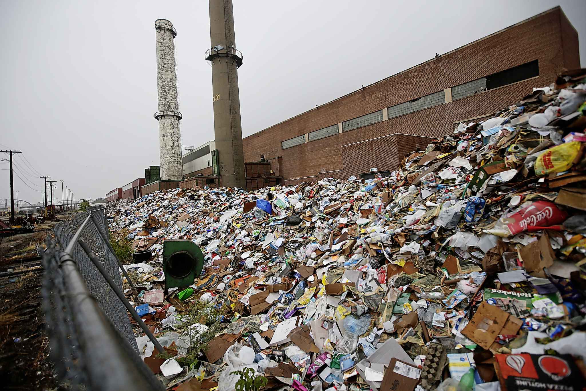 Recycling backlog ‘inland garbage dump’ to neighbours Winnipeg Free Press
