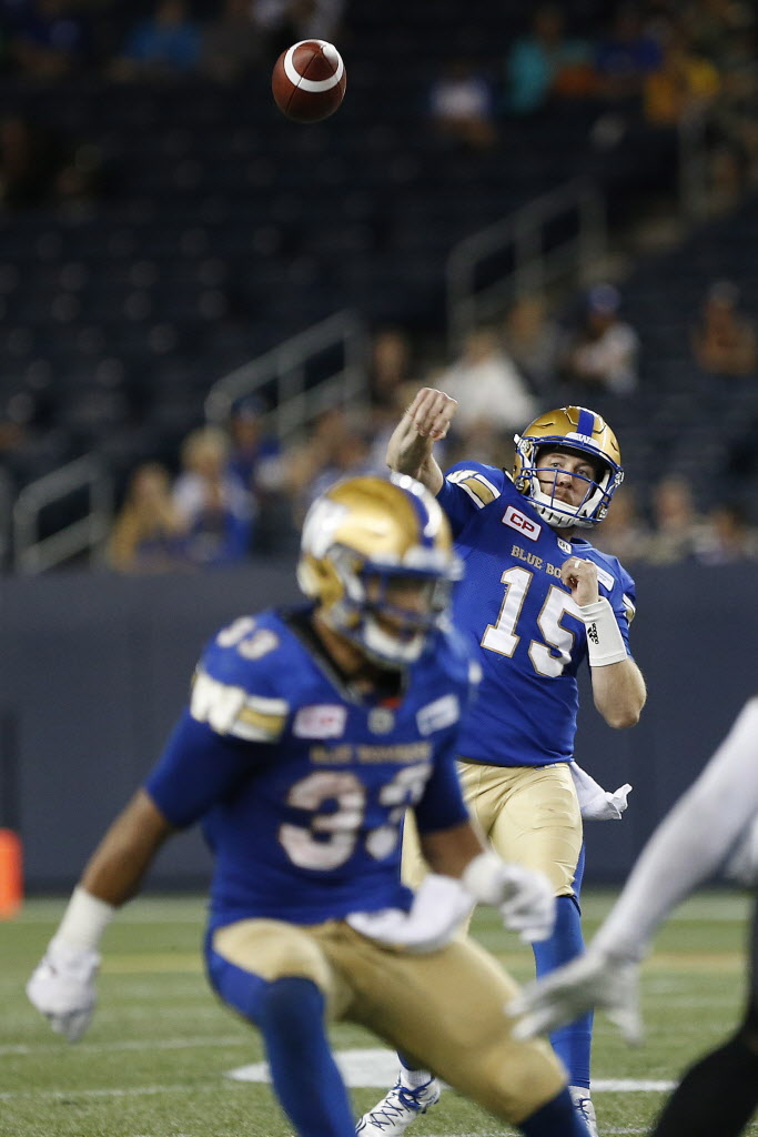JOHN WOODS / THE CANADIAN PRESS
QB Matt Nichols finished with 23 of 31 for 246 yards and two touchdowns.