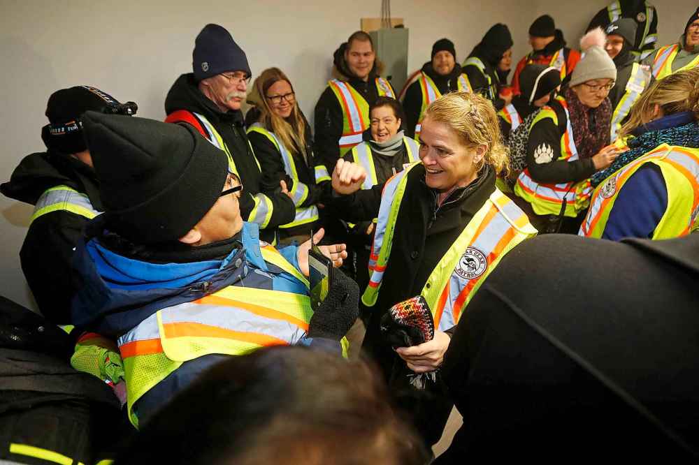 JOHN WOODS / WINNIPEG FREE PRESS
Payette, centre, met with members of the Bear Clan Patrol at their headquarters on Selkirk Ave. in Winnipeg's North End.