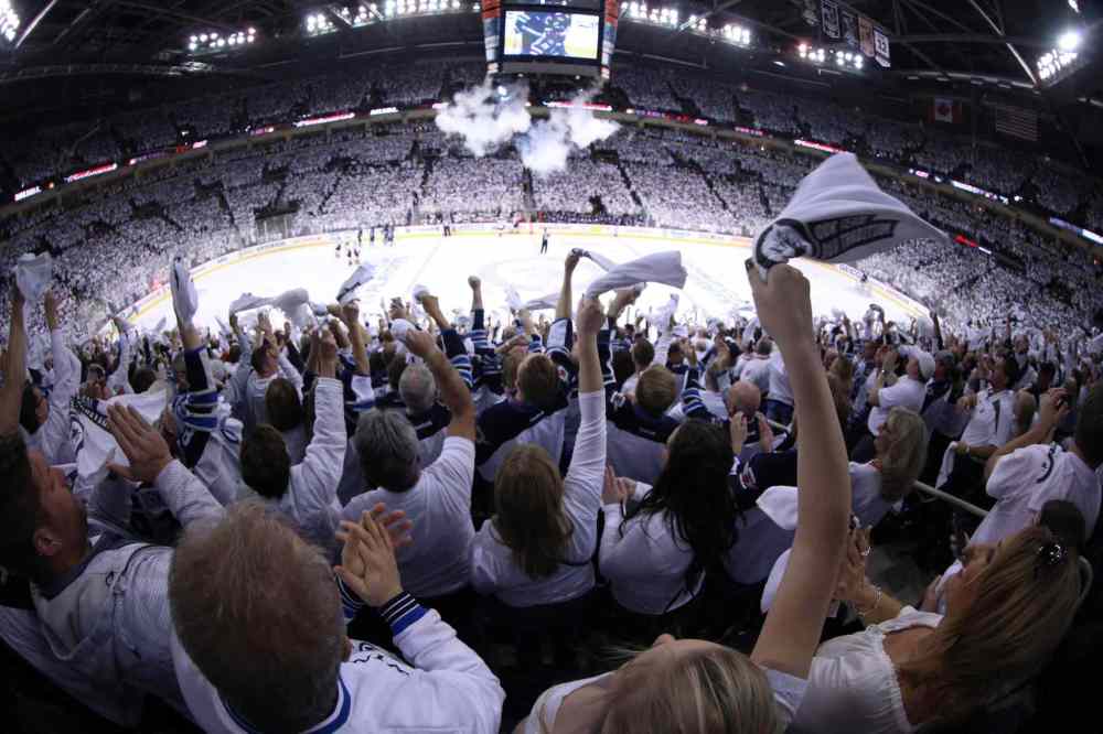 TREVOR HAGAN / THE CANADIAN PRESS FILES
The Winnipeg Jets will open their regular season at home against the Calgary Flames at the MTS Centre on Oct. 16.