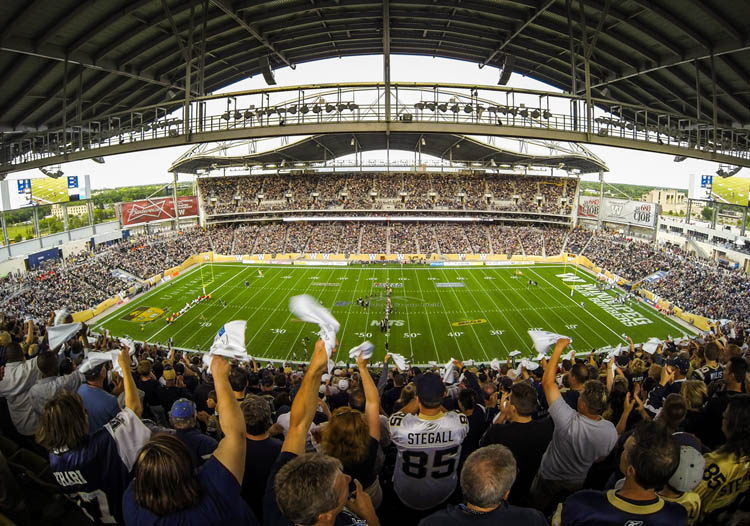 Melissa Tait / Winnipeg Free Press archives
The crowd at the inaugural regular-season game at Investors Group Field in Winnipeg on June 27, 2013.