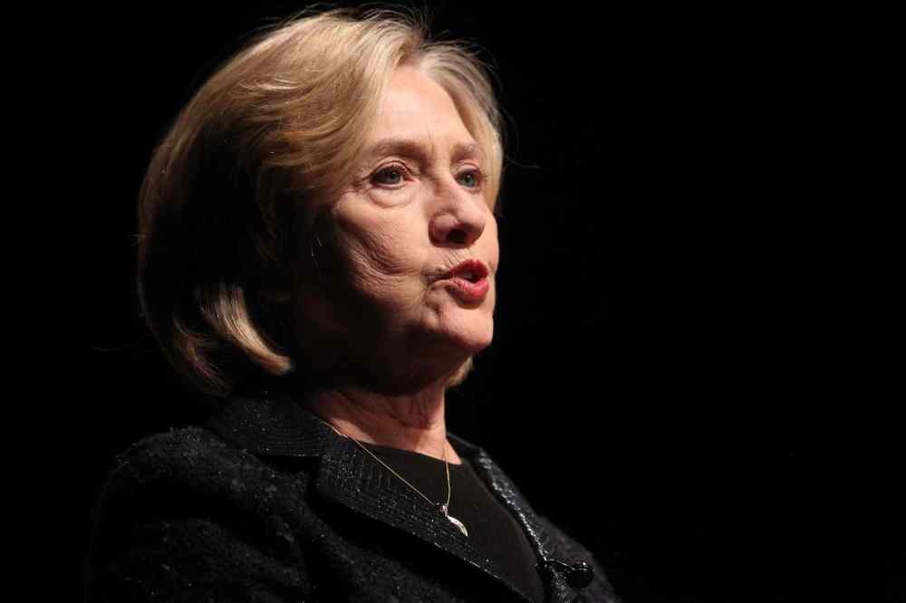 Mike Deal / Winnipeg Free Press
Former U.S. Secretary of State Hillary Rodham Clinton speaks at a Winnipeg Chamber of Commerce luncheon in Winnipeg, Wednesday.