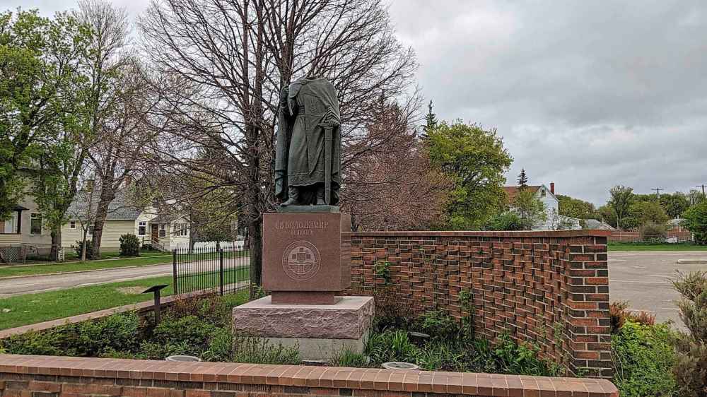 SOLOMON ISRAEL / WINNIPEG FREE PRESS
The vandalized statue of St. Volodymyr at the Ukrainian Catholic Metropolitan Cathedral of Sts. Vladimir and Olga in Winnipeg's North End.