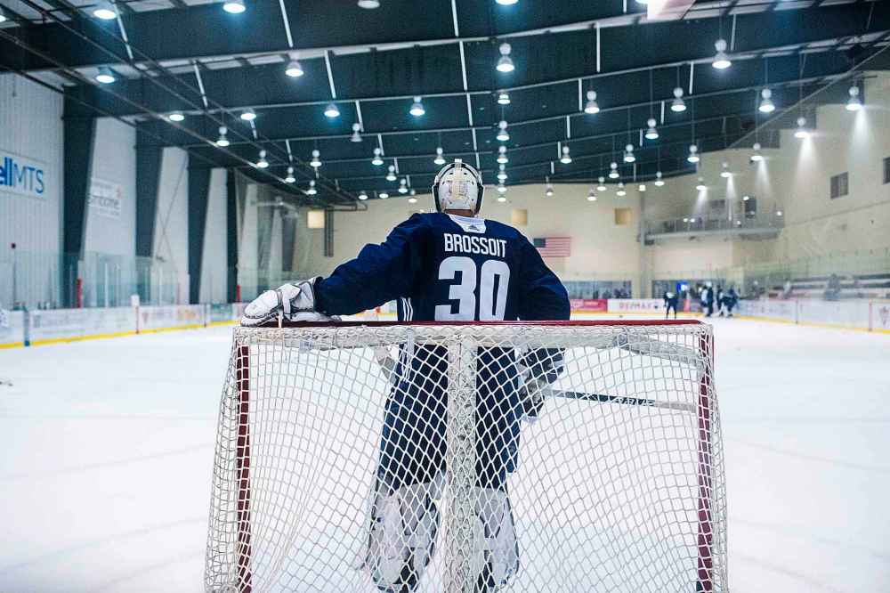 MIKAELA MACKENZIE / WINNIPEG FREE PRESS
Jets goalie Laurent Brossoit practices at the BellMTS Iceplex.