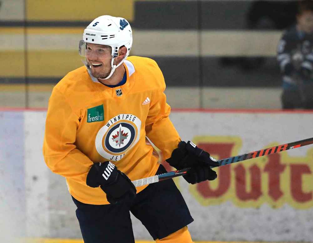 RUTH BONNEVILLE / WINNIPEG FREE PRESS
Winnipeg Jets' Dmitry Kulikov will be in the pressbox when the team takes on the St. Louis Blues.