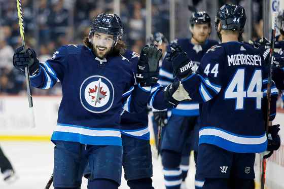 JOHN WOODS / WINNIPEG FREE PRESSWinnipeg Jets' Mathieu Perreault celebrates his goal against the Colorado Avalanche during the first period in Winnipeg on Tuesday.