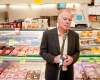 HADAS PARUSH / WINNIPEG FREE PRESS
Manitoba Liberal Leader Jon Gerrard, met with media on Friday at the Corydon and Lilac FoodFare grocery store. He pledged to allow retail operators to set their own hours.