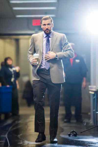 Mikaela MacKenzie/Winnipeg Free Press
Jets player Blake Wheeler struts his stuff on the way to the game at the MTS Centre.