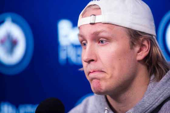 MIKAELA MACKENZIE / WINNIPEG FREE PRESS FILESPatrik Laine is in Switzerland awaiting a new contract with the Winnipeg Jets.