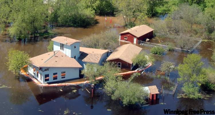 Earl Zotter / For Winnipeg Free Press
View from the sky Wednesday in the RM of St. Laurent along the east side of Lake Manitoba.