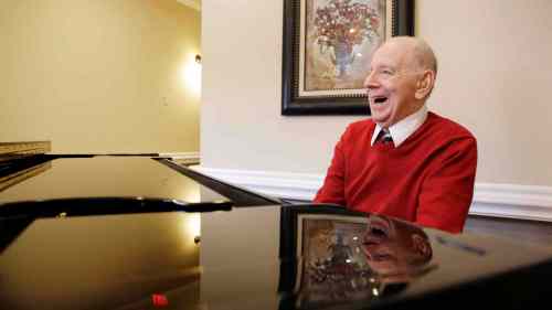 Stacey Wescott / Chicago Tribune 
The fog of Alzheimer's clears temporarily when Bert Rose, 90, plays piano in the lobby of the Chicago nursing home where he lives.