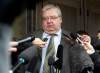 Ken Gigliotti / Winnipeg Free Prees
An emotional Mark Stobbe speaks to reporters before walking away from the Law Courts Building a free man, after the jury came back with not guilty of second-degree murder of his wife, Beverly Rowbotham, in October 2000.