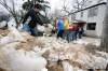 John Woods / the canadian press archives
Volunteers help move sandbags on Scotia Street in the spring of 2009. Officials warn we could see a similar sight again this year.