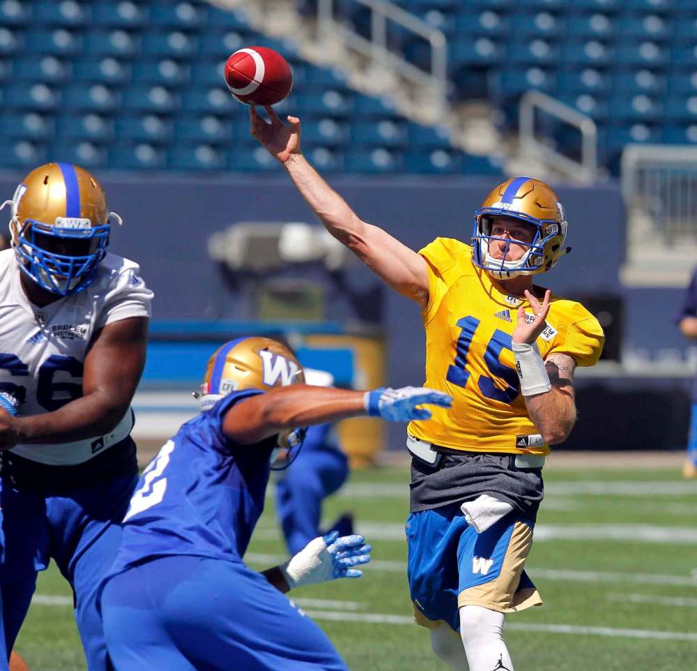 BORIS MINKEVICH / WINNIPEG FREE PRESS
Matt Nichols practises at Investors Group Field Tuesday. He will start for the Bombers Thursday against Edmonton.