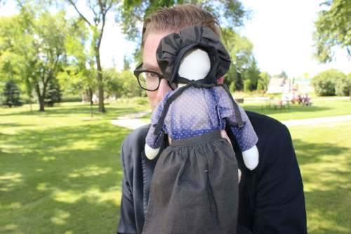 BRENDA SUDERMAN / WINNIPEG FREE PRESS
Writer Andrew J. Bergman freely makes up the quotes in the short news stories on his satirical news website, The Daily Bonnet, as well as the people who say them.