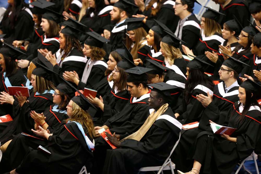 WAYNE GLOWACKI / WINNIPEG FREE PRESS FILES
Graduates at the University of Winnipeg’s last fall convocation. The way post-secondary students are being taught is changing.