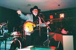 BILL STADNYK
Knox performs in Brandon in his later years.