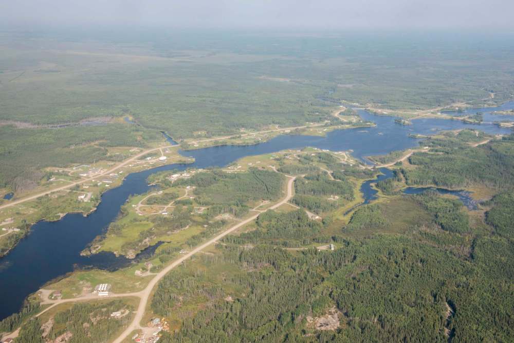 DAVID LIPNOWSKI / WINNIPEG FREE PRESS files
Aerial view of Berens River, which is one of the stops for the East Side Road on its way up the eastern side of Manitoba.