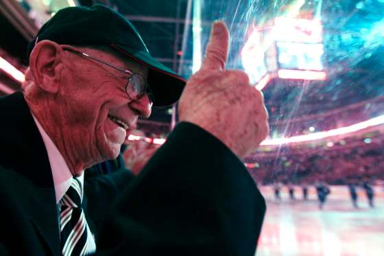 JOHN WOODS / FREE PRESS FILESLen Kropioski gives a thumbs up prior to the first period of a Jets hockey game.