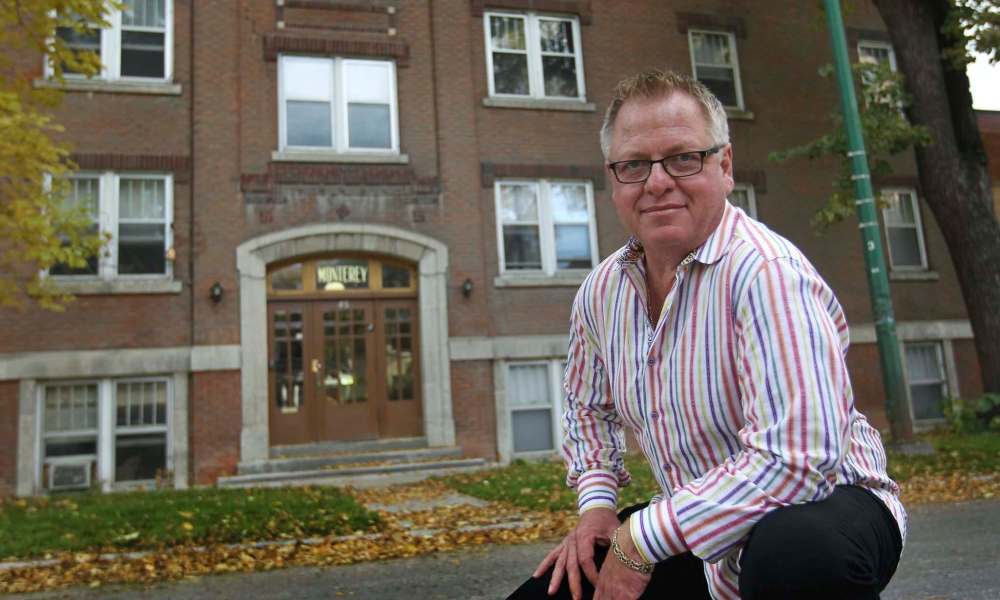 RUTH BONNEVILLE / WINNIPEG FREE PRESS
Commercial real estate agent Mark Thiessen says investors are turning away from multi-family dwellings due to stricter guidelines regarding the rehabilitation of older building. An exception, he says, is the building at 45 Carlton St., which was recently purchased by a local invsetor who plans to rehabilitate it.