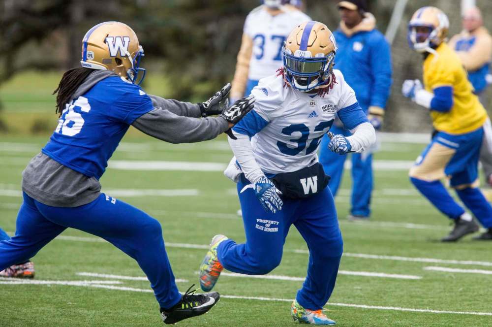 MIKE DEAL / WINNIPEG FREE PRESS
The Bombers’ Timothy Flanders (32) during practice on the field beside the Winnipeg Indoor Soccer Complex Wednesday afternoon. He’s part of a tailback tandem.